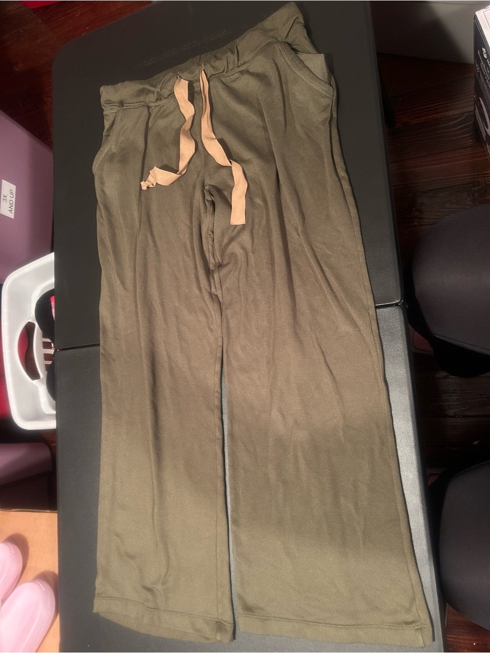 Koolaburra by UGG green  sweatpants Size M